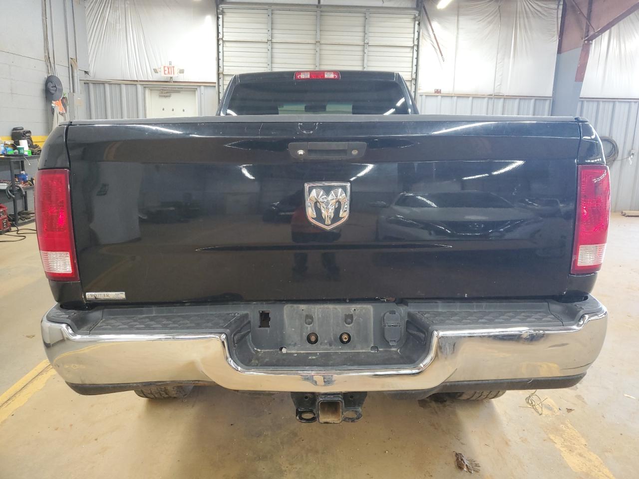 2015 RAM 3500 - Image 6