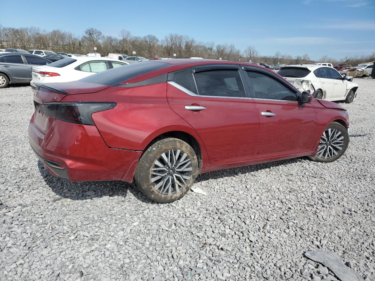 2024 Nissan Altima - Image 3