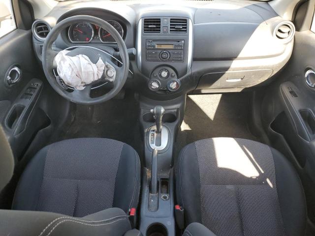 Sedans NISSAN VERSA 2014 Srebrny