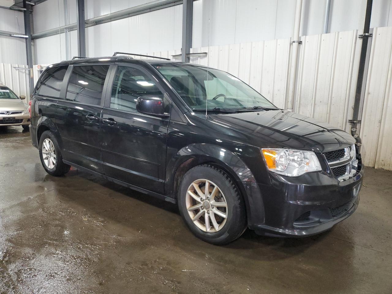 2016 Dodge Caravan - Image 4