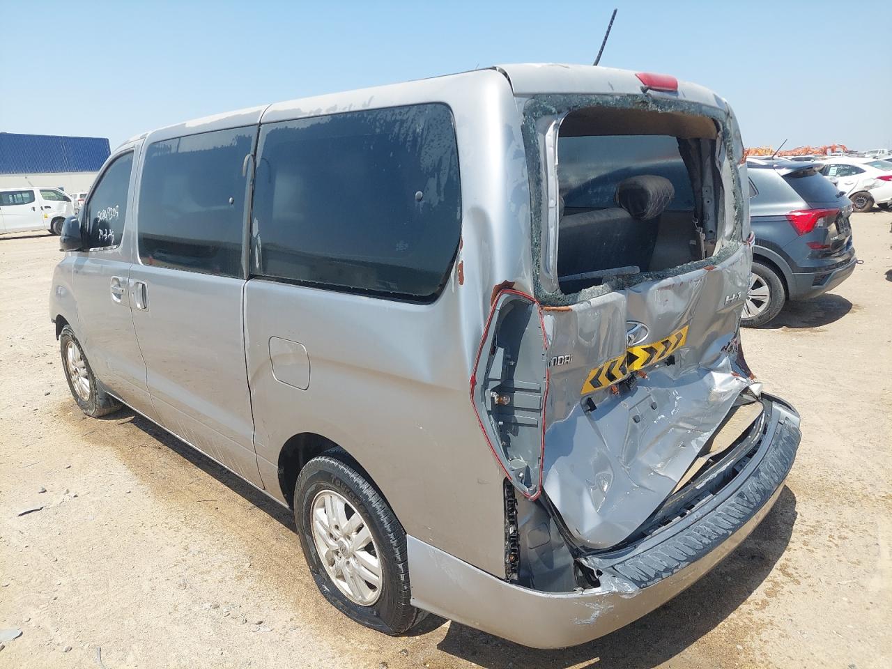 KMJWA37R4GU804568 - 2006 Hyundai H1 - #50849305