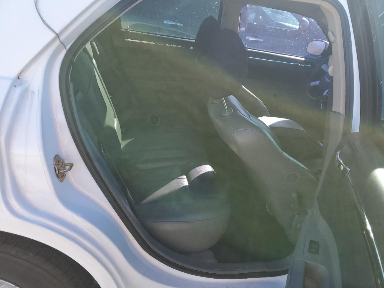 2005 Chrysler 300 - Image 11
