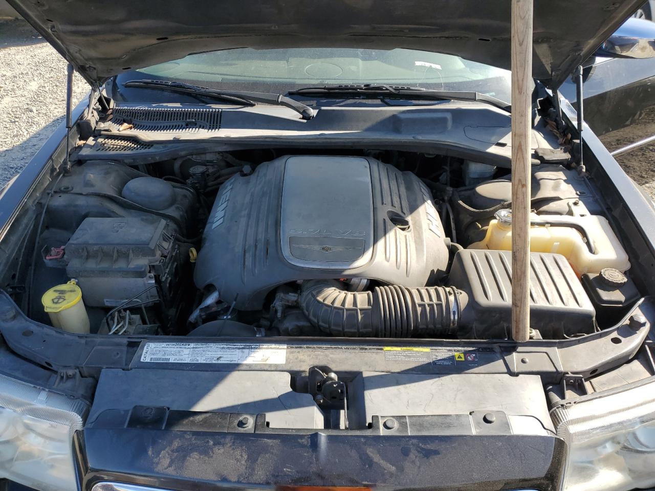 2005 Chrysler 300 - Image 11
