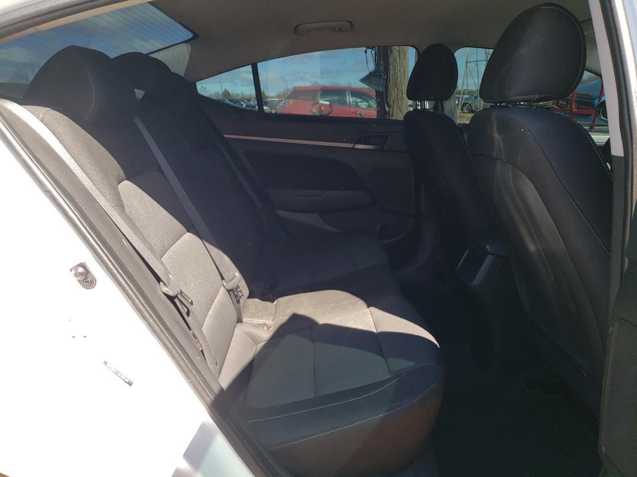 2018 Hyundai Elantra - Image 10