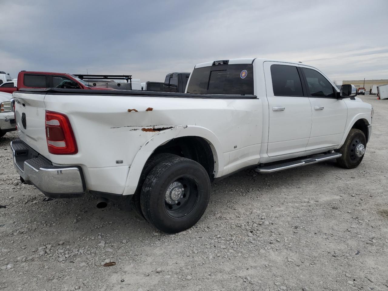 2019 RAM 3500 - Image 3
