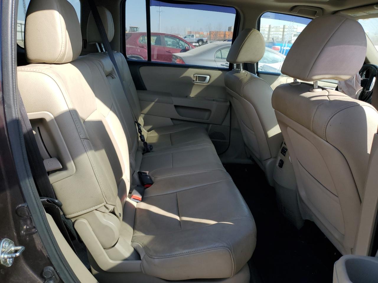 2015 Honda Pilot - Image 11