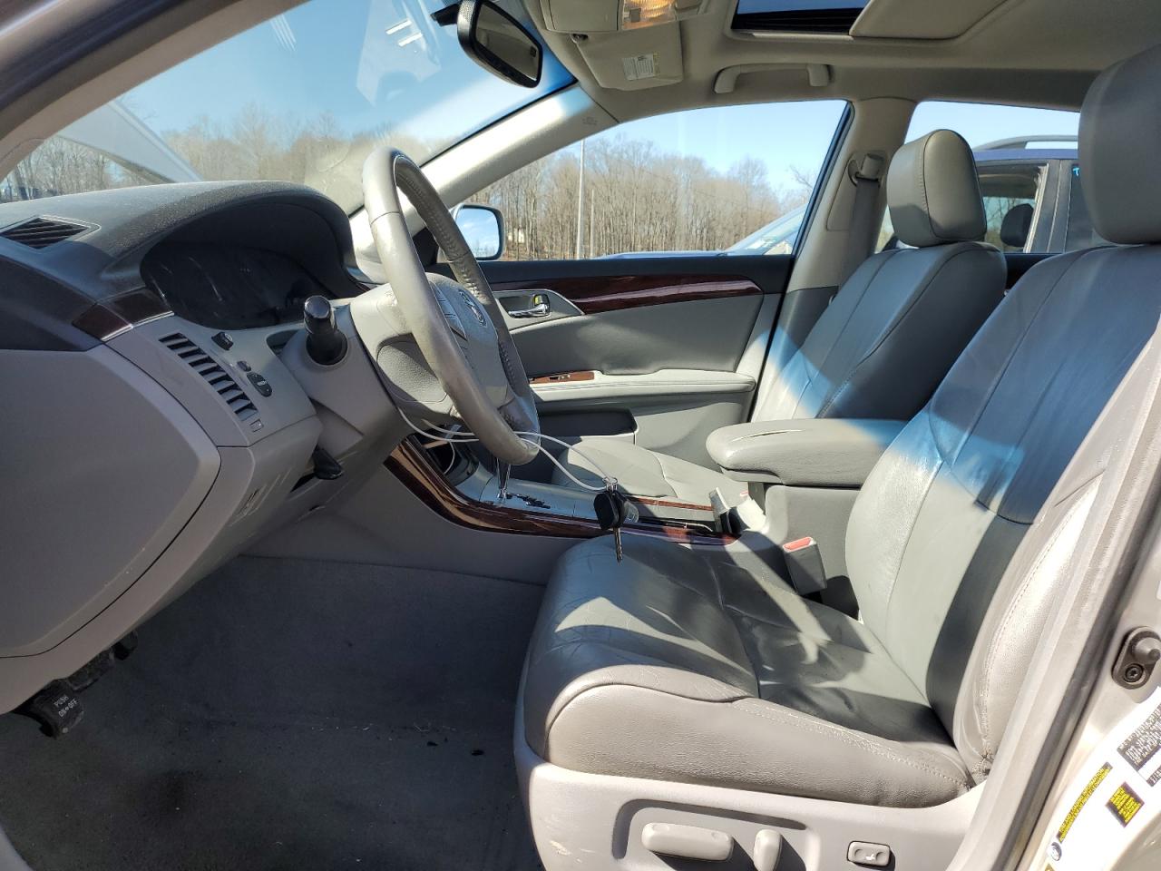 2010 Toyota Avalon - Image 7
