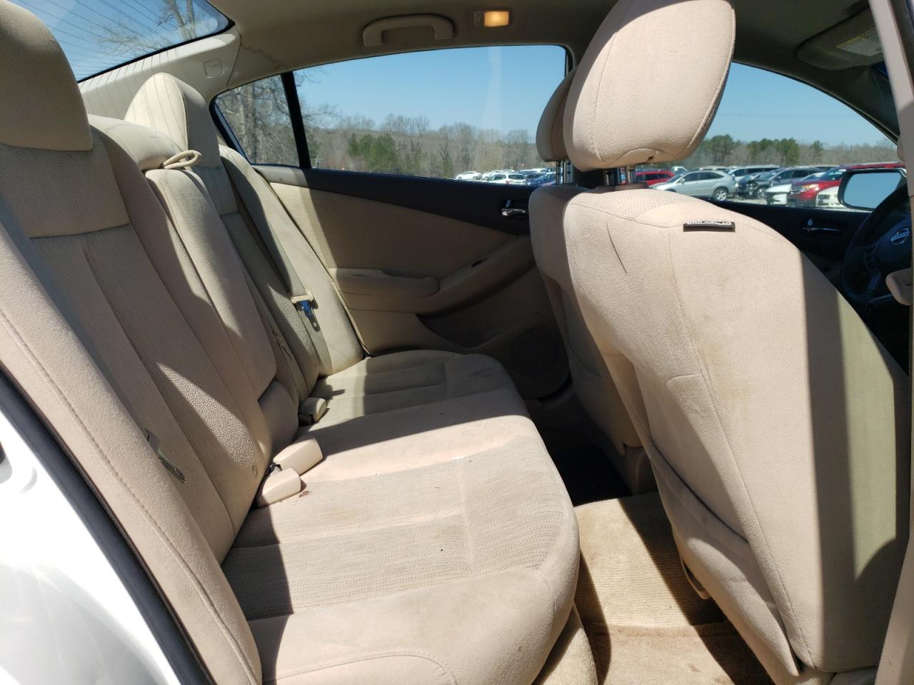 2012 Nissan Altima - Image 10