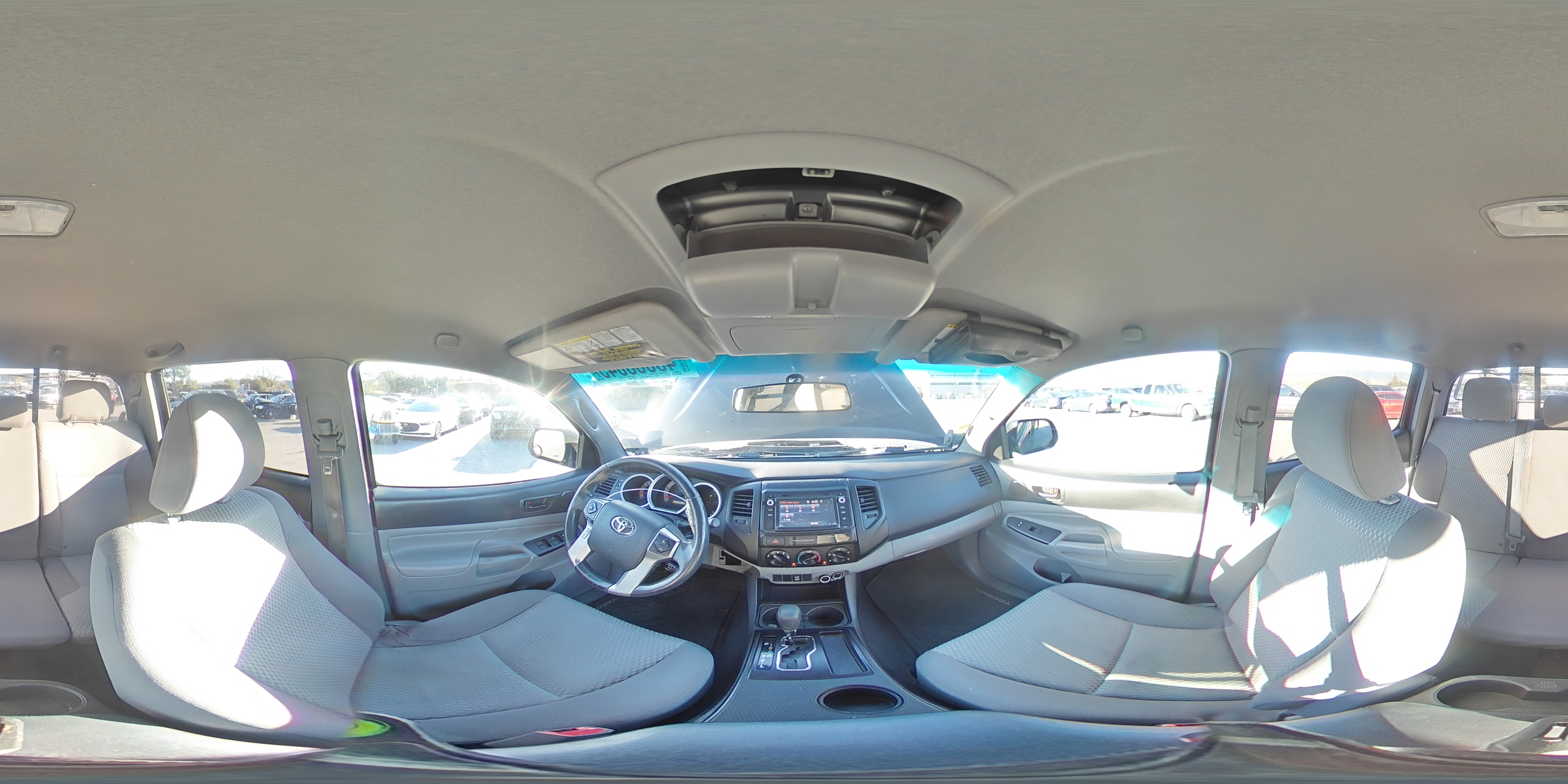 2015 Toyota Tacoma - Image 12