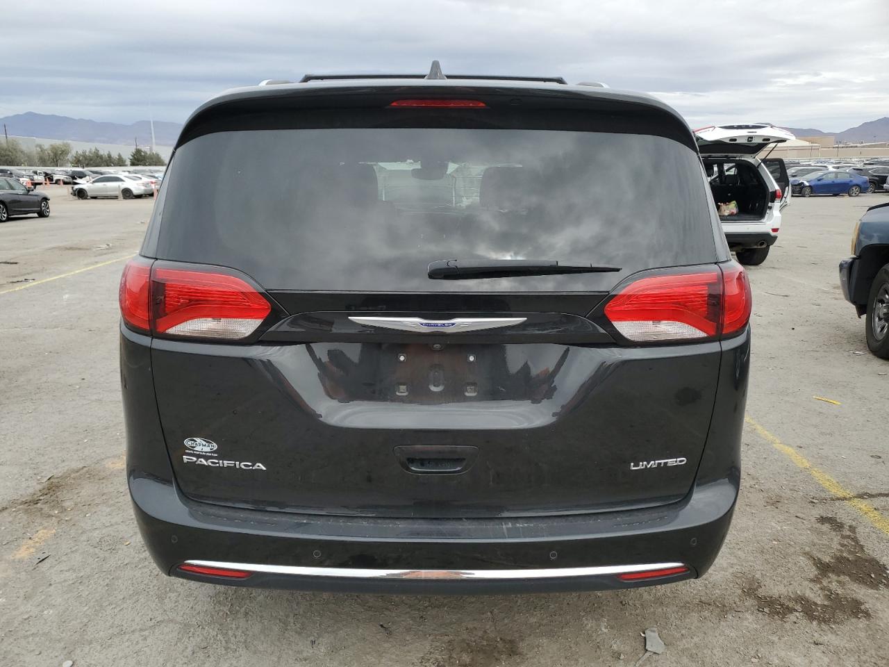 2020 Chrysler Pacifica - Image 6