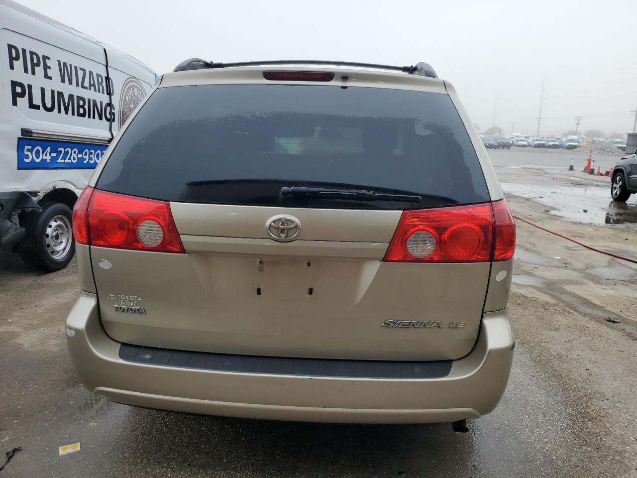 2009 Toyota Sienna - Image 6