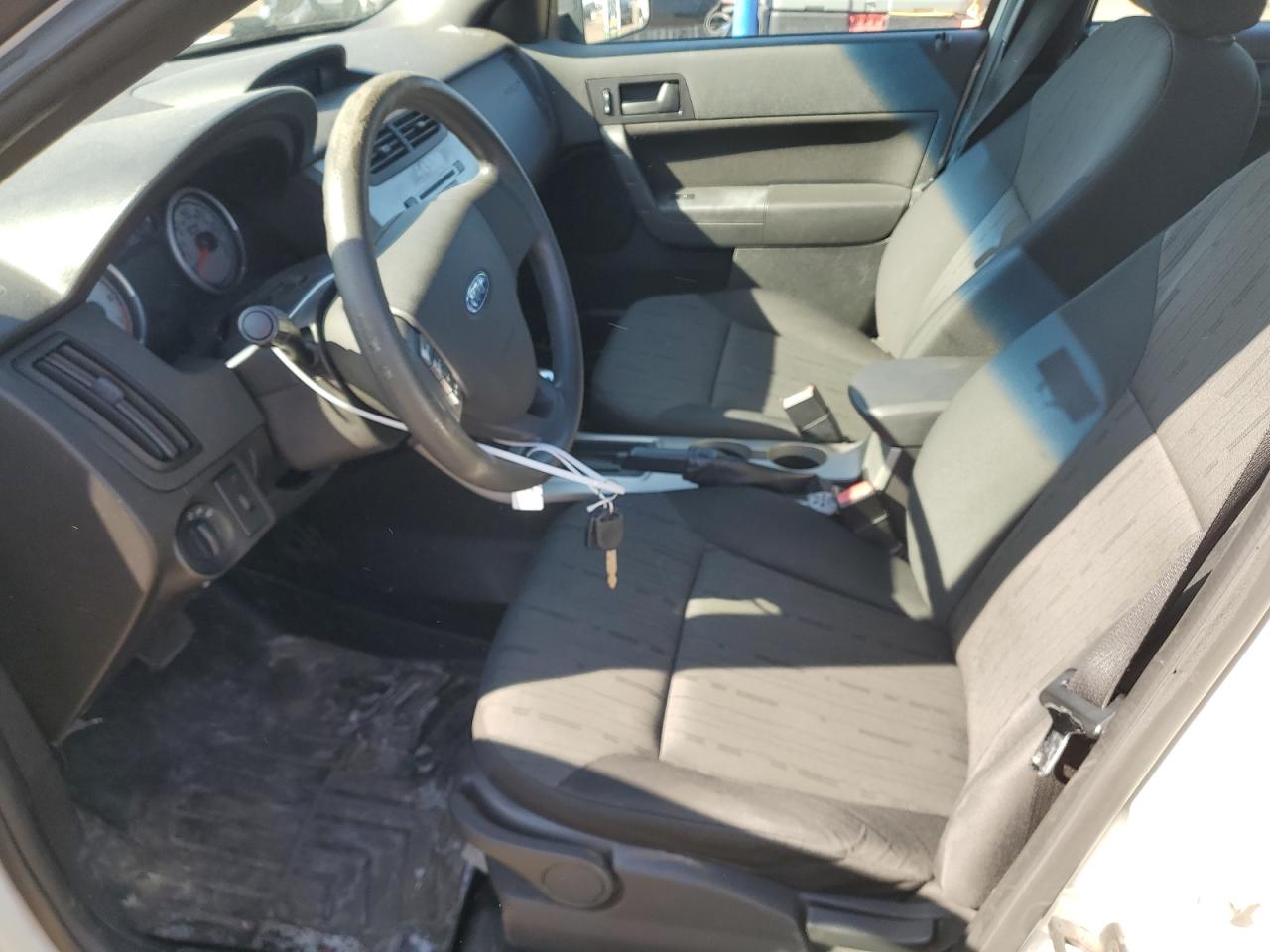 2010 Ford Focus - Image 7