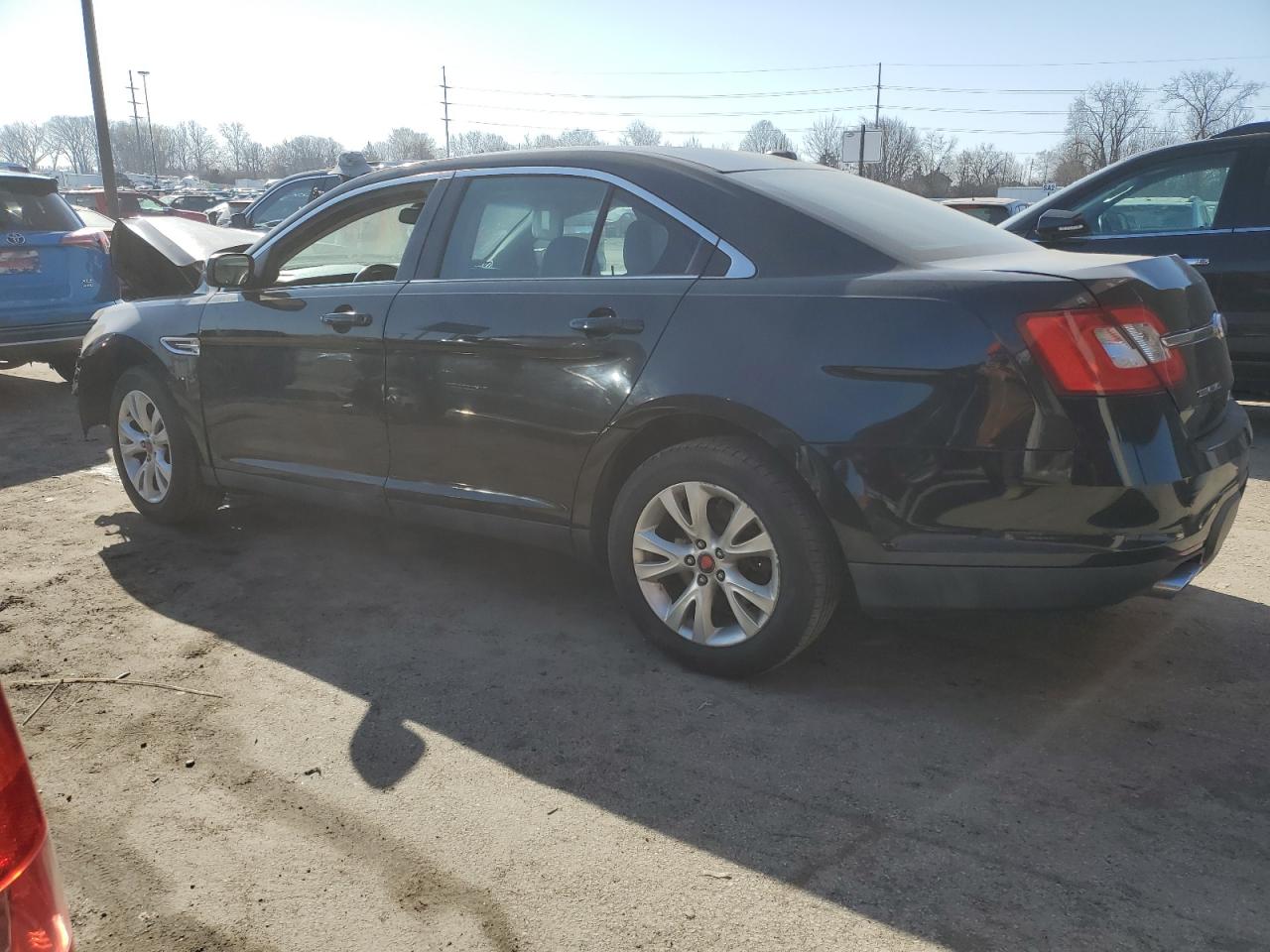 2011 Ford Taurus - Image 2