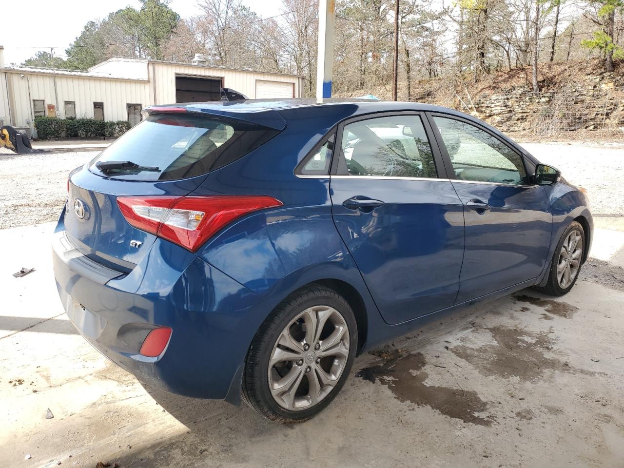 2015 Hyundai Elantra - Image 3