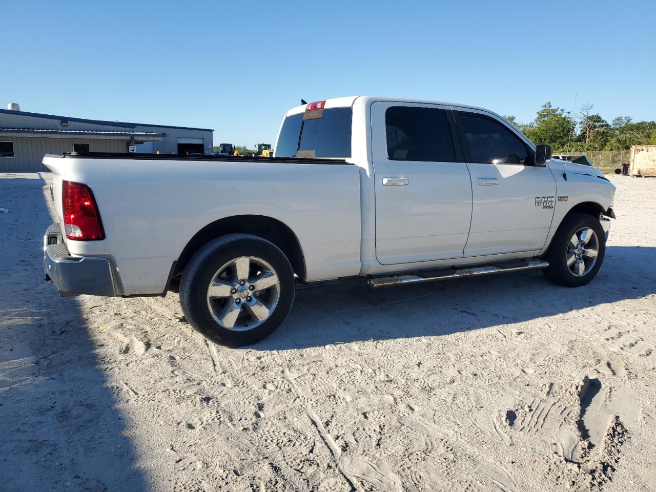 2019 RAM 1500 - Image 3
