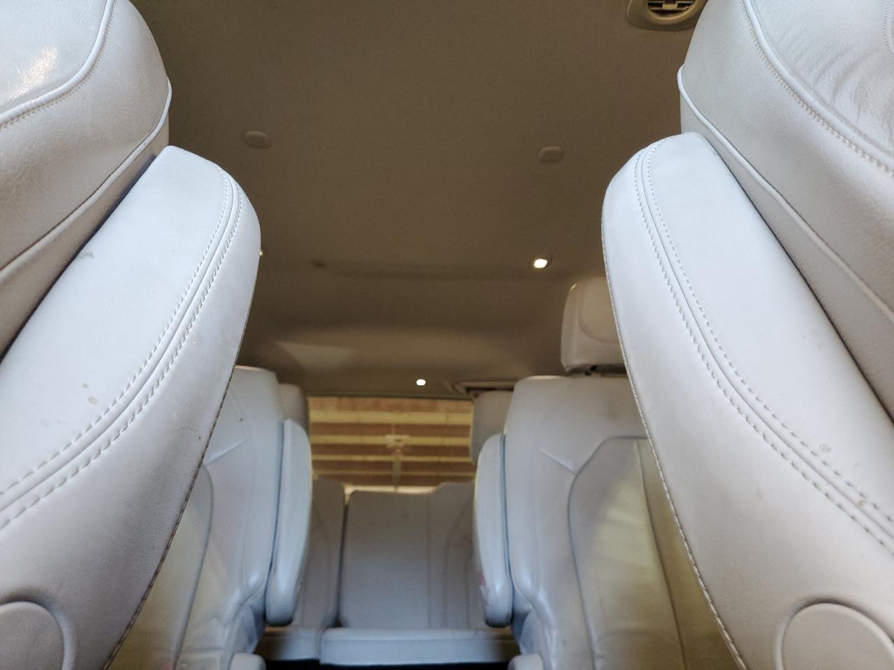 2017 Chrysler Pacifica - Image 10