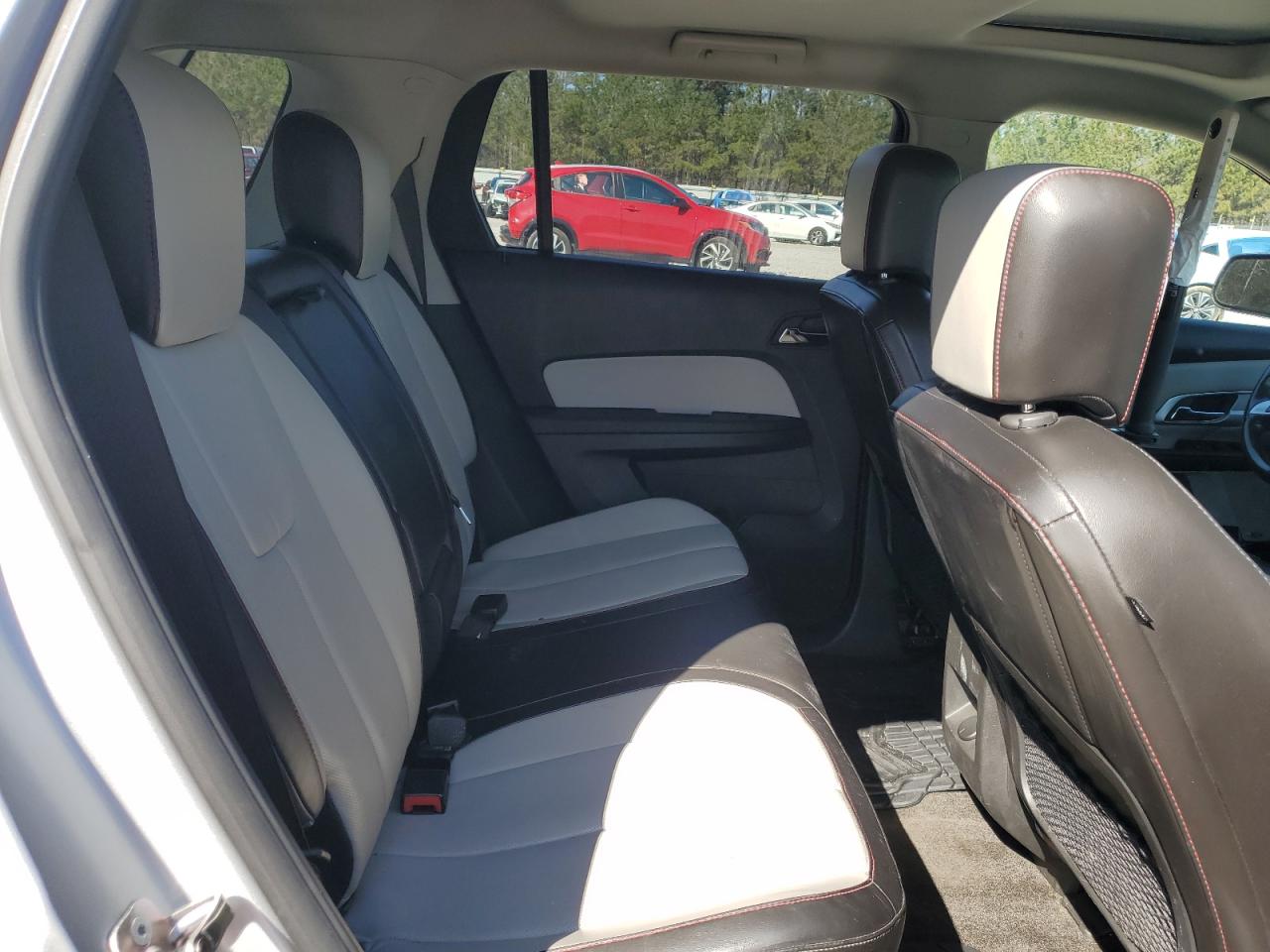 2011 GMC Terrain - Image 11