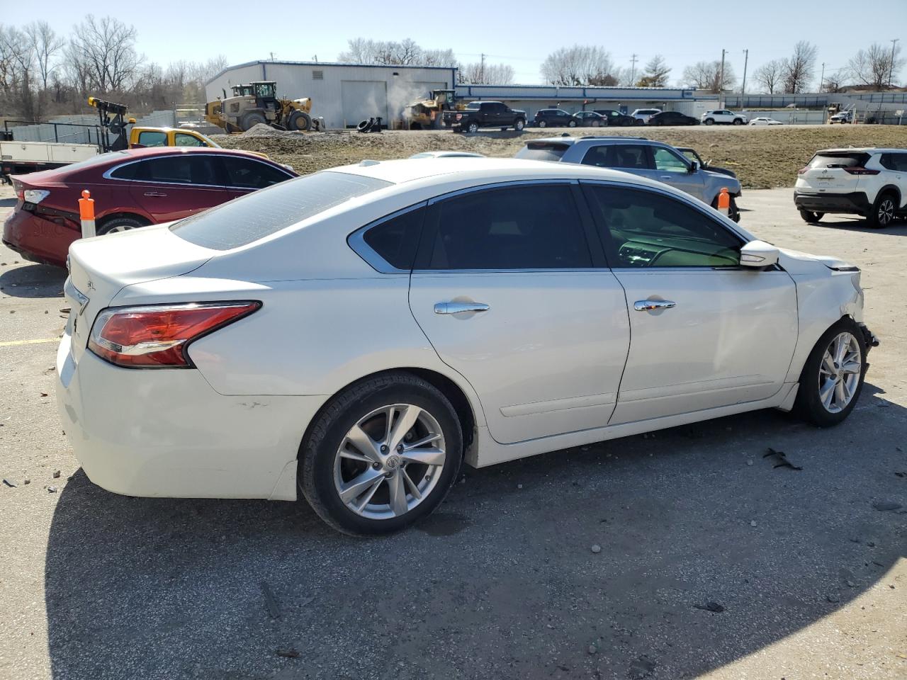 2015 Nissan Altima - Image 3