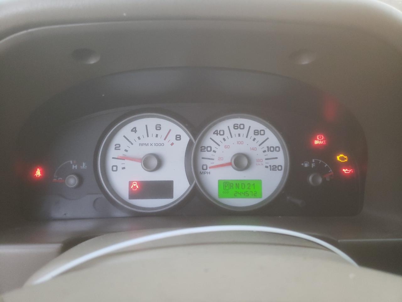 2005 Ford Escape - Image 9