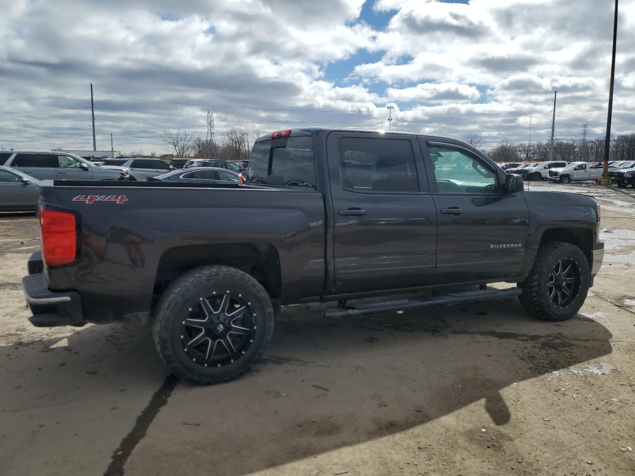 2015 Chevrolet Silverado - Image 3