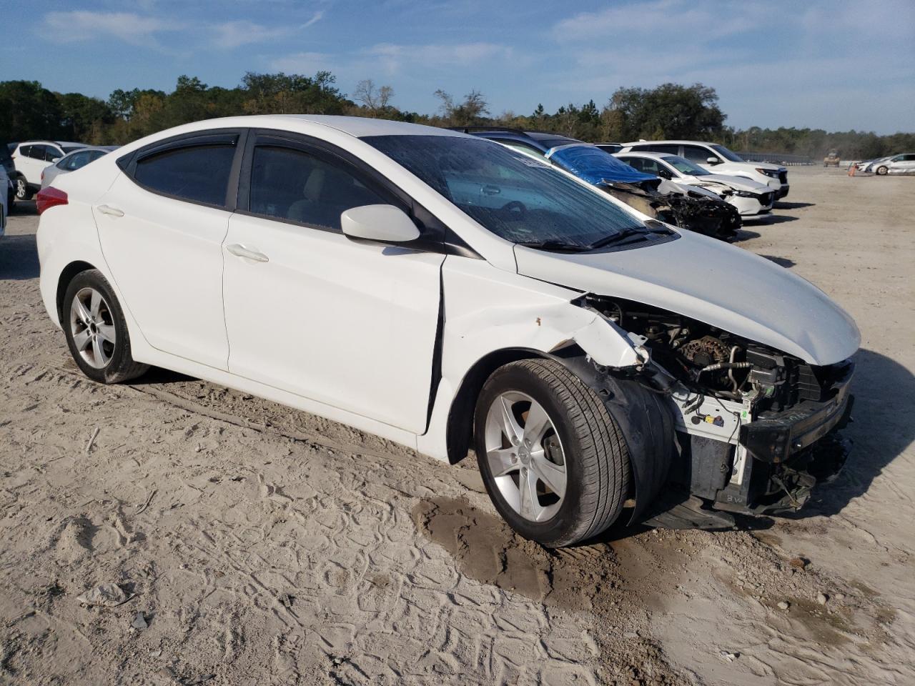 2013 Hyundai Elantra - Image 4