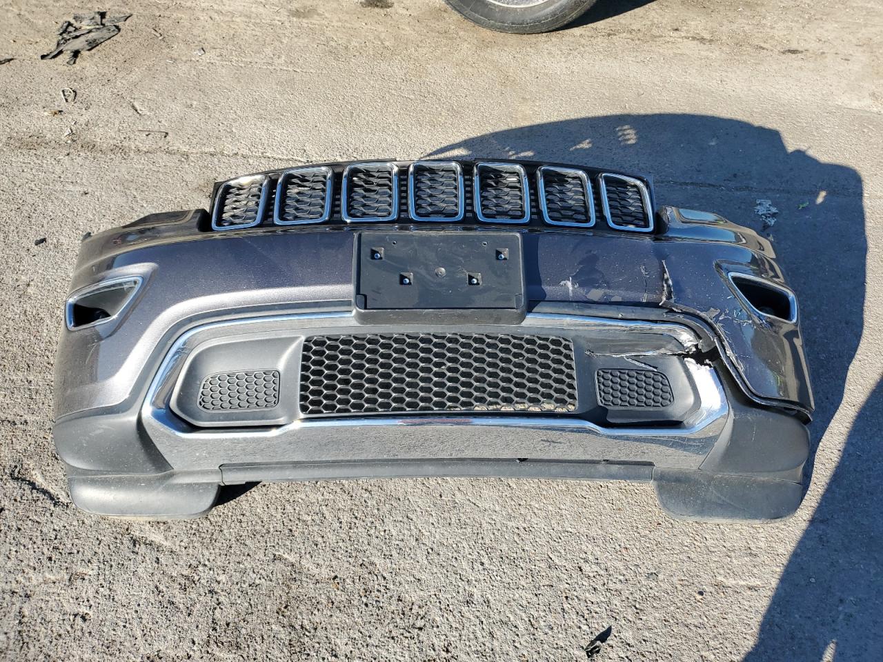 2019 Jeep Grand Cherokee - Image 15