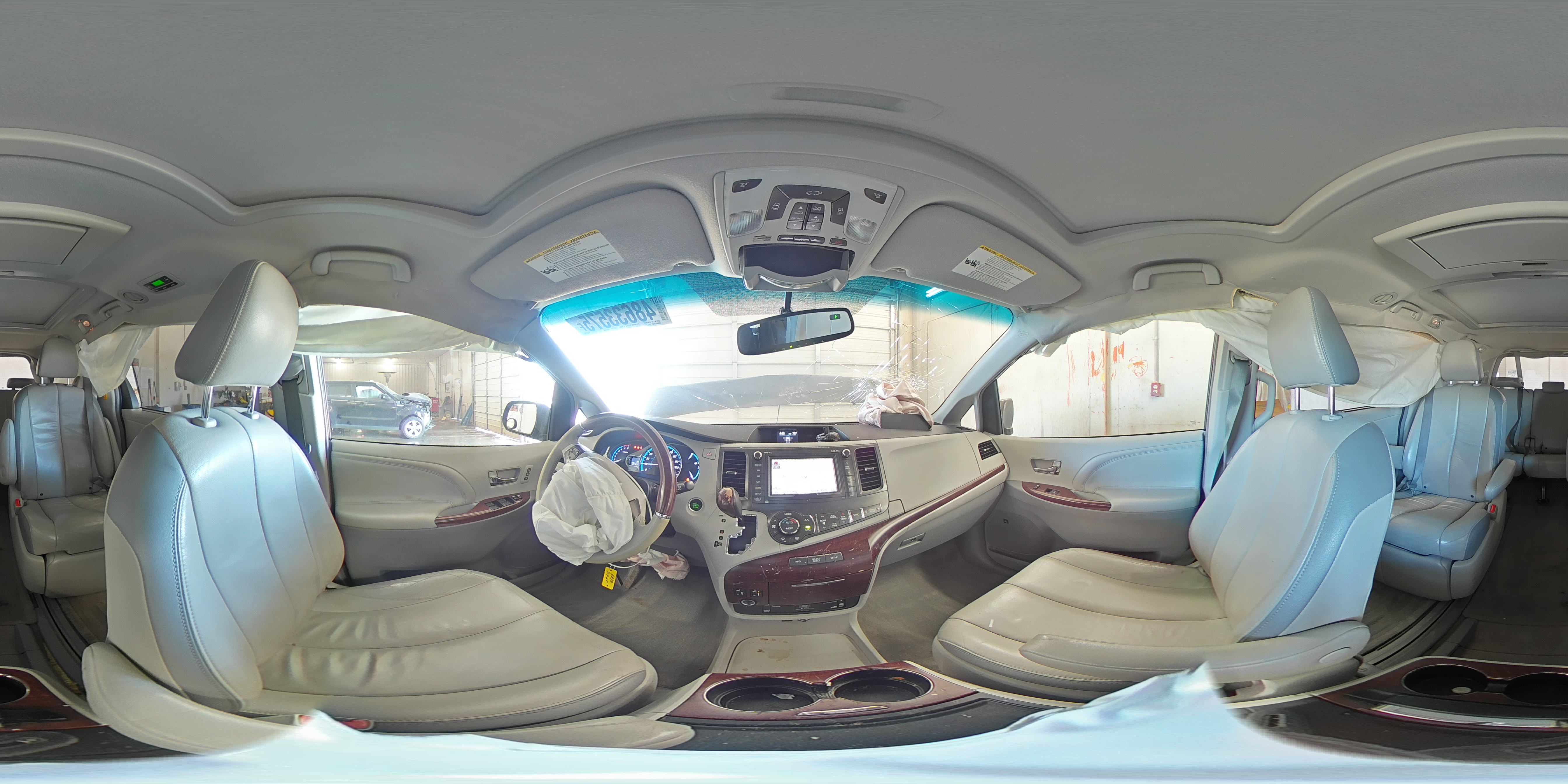 2013 Toyota Sienna - Image 15