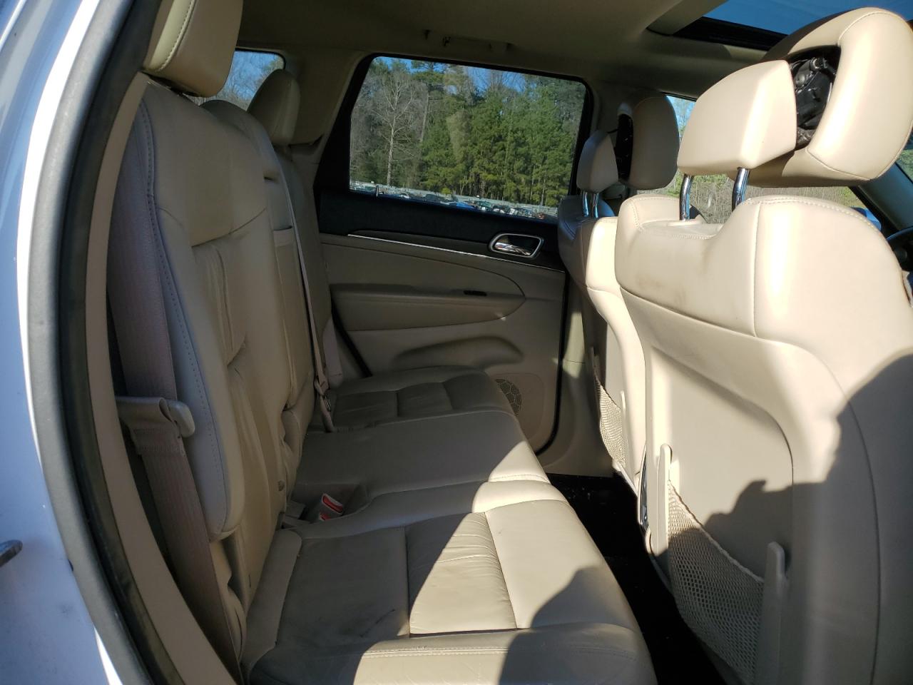 2014 Jeep Grand Cherokee - Image 11