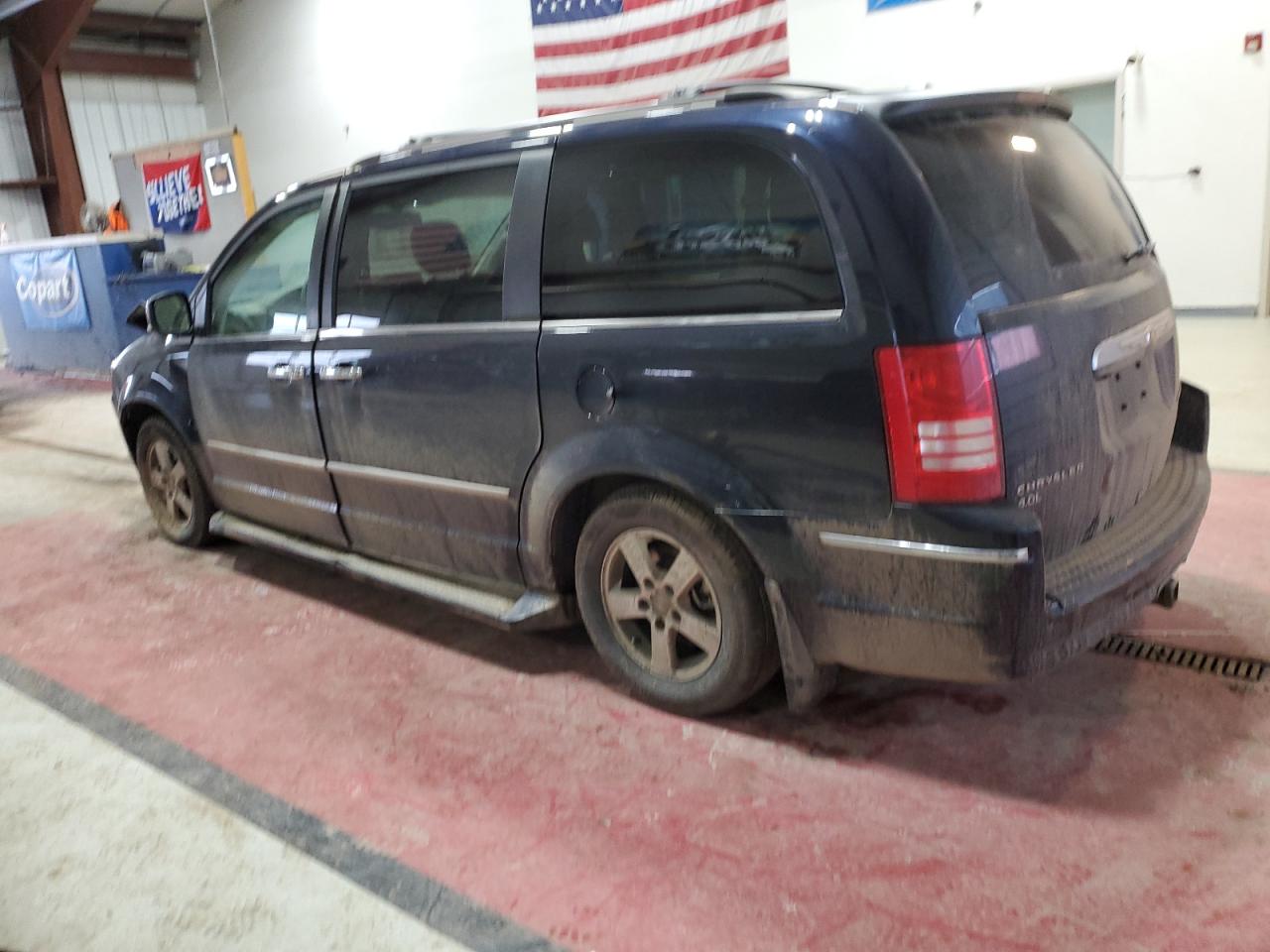2010 Chrysler Town & Country - Image 2