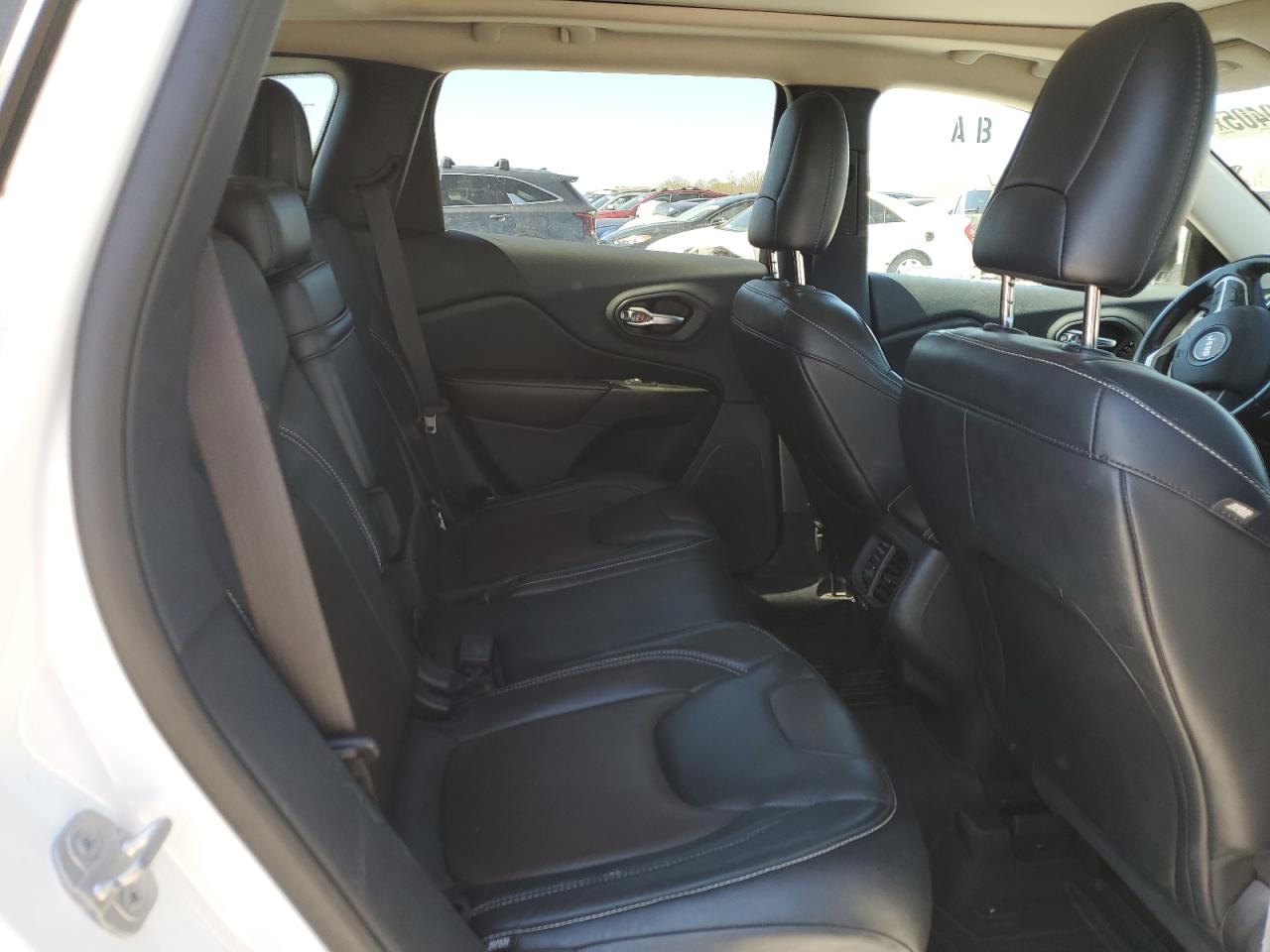 2014 Jeep Grand Cherokee - Image 12
