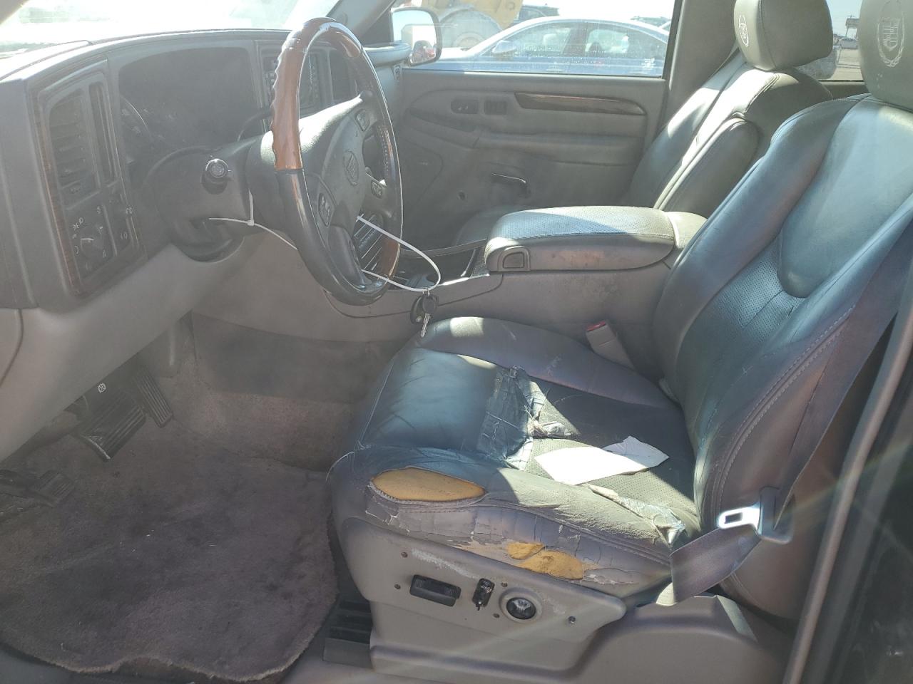 2003 Cadillac Escalade - Image 7