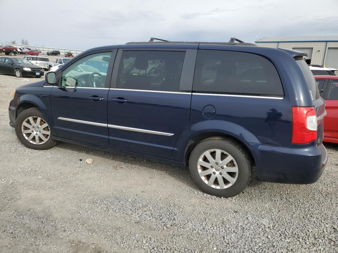 2014 Chrysler Town & Country - Image 2
