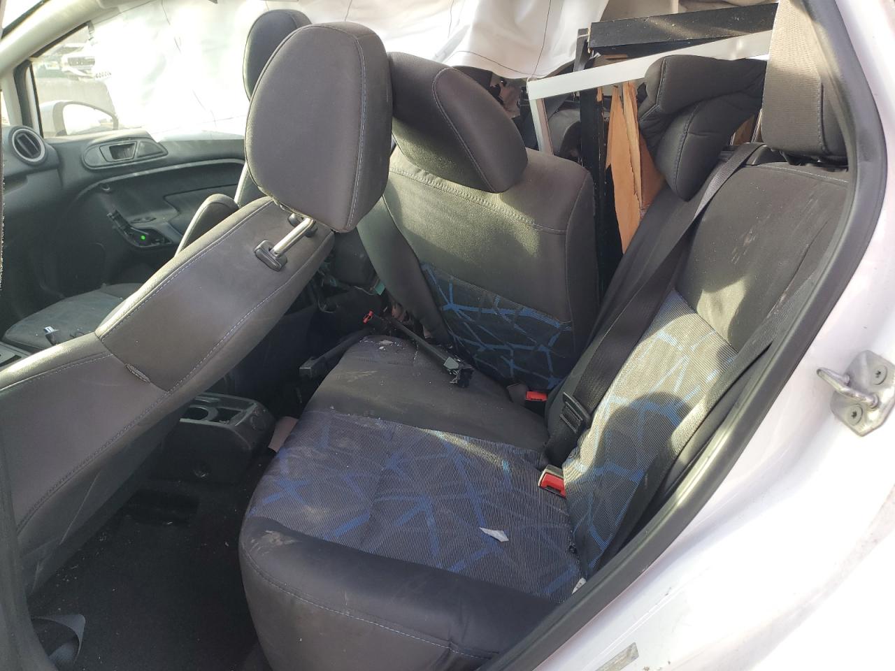 2013 Ford Fiesta - Image 10