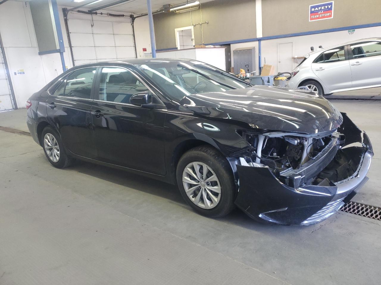2016 Toyota Camry - Image 4