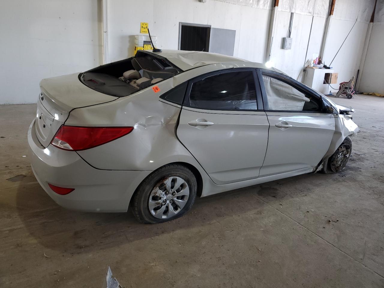 2016 Hyundai Accent - Image 3
