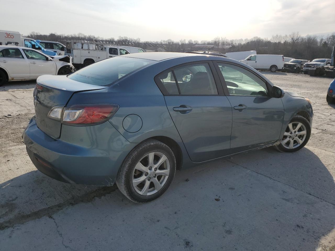 2010 Mazda 3 - Image 3