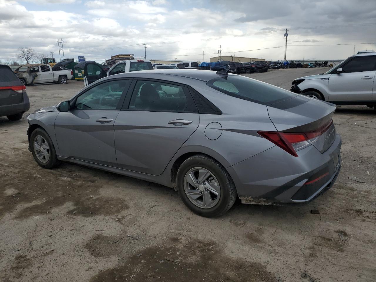 2024 Hyundai Elantra - Image 2