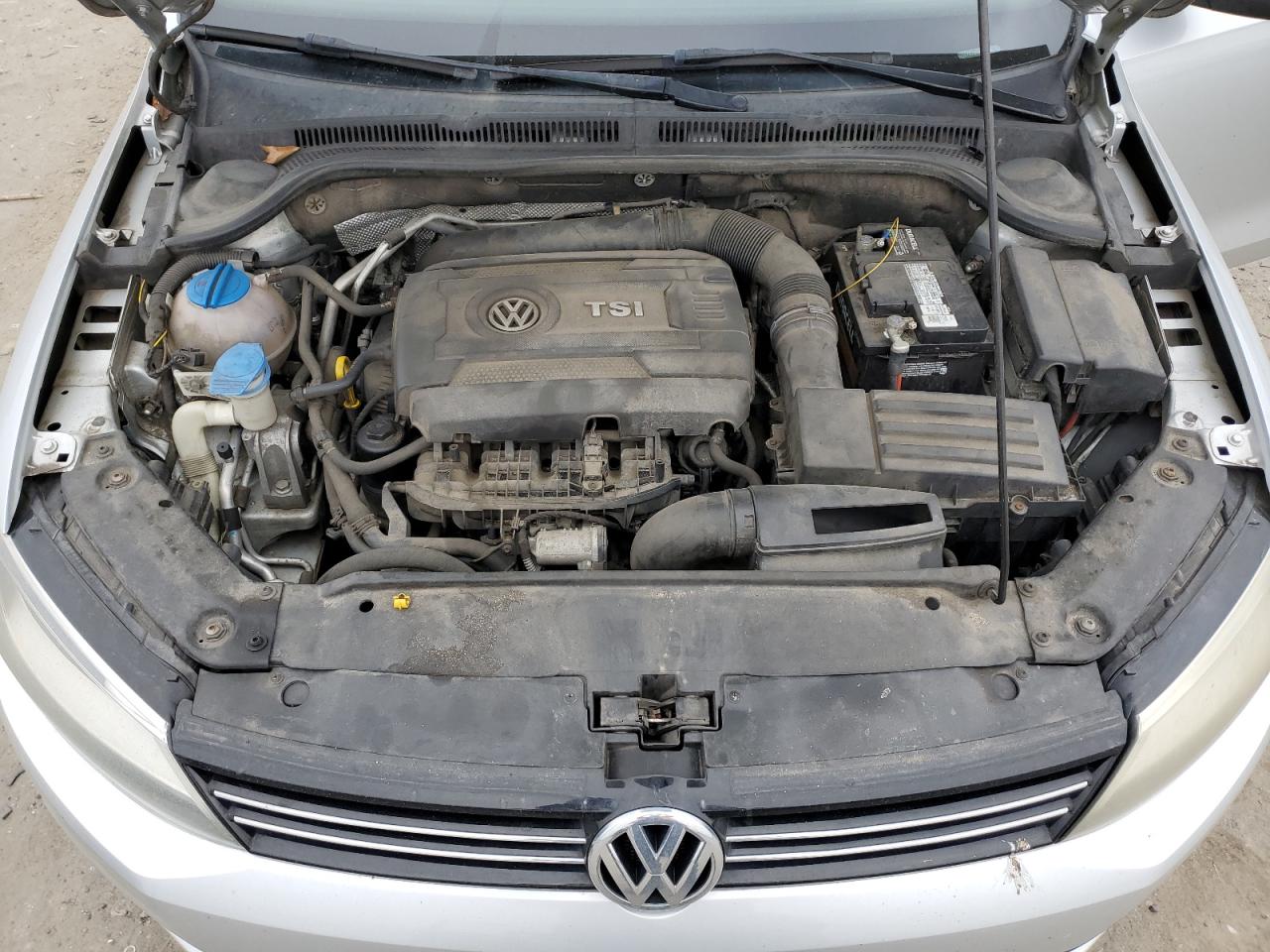 2014 Volkswagen Jetta - Image 11