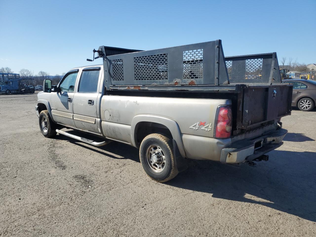 2006 Chevrolet Silverado - Image 2
