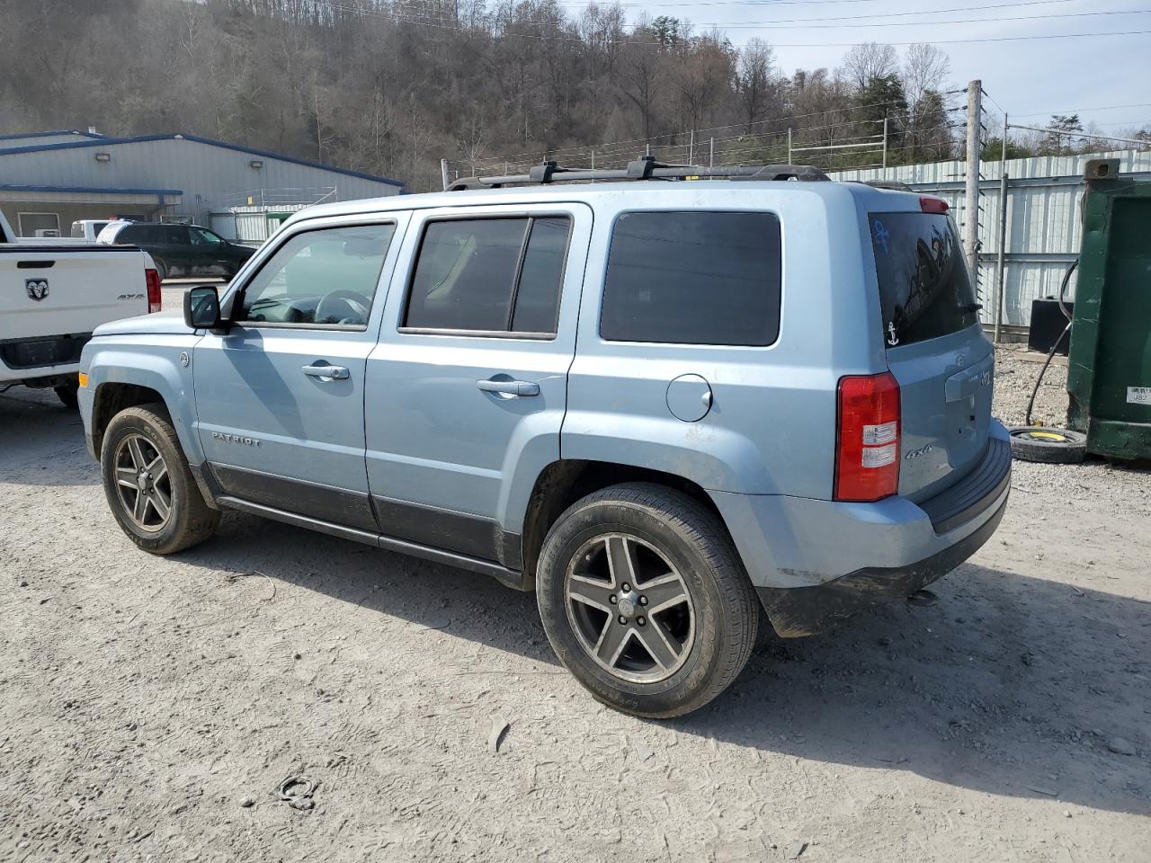 2013 Jeep Liberty (Patriot) - Image 2