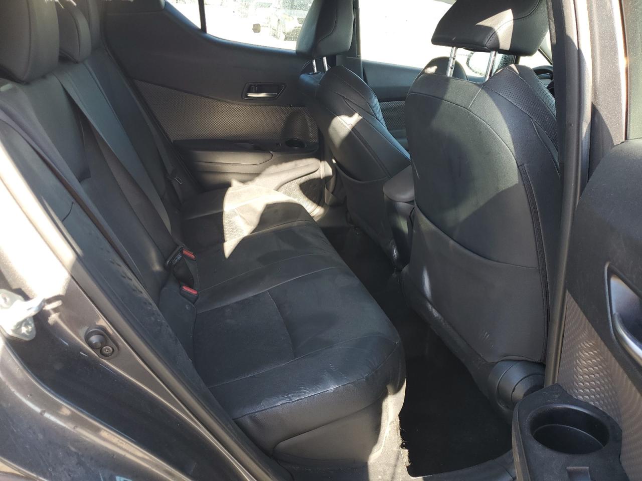 2021 Toyota C-HR - Image 11
