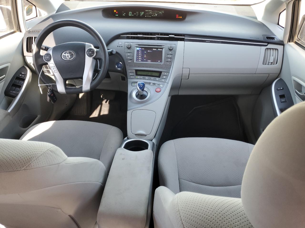 2013 Toyota Prius - Image 8