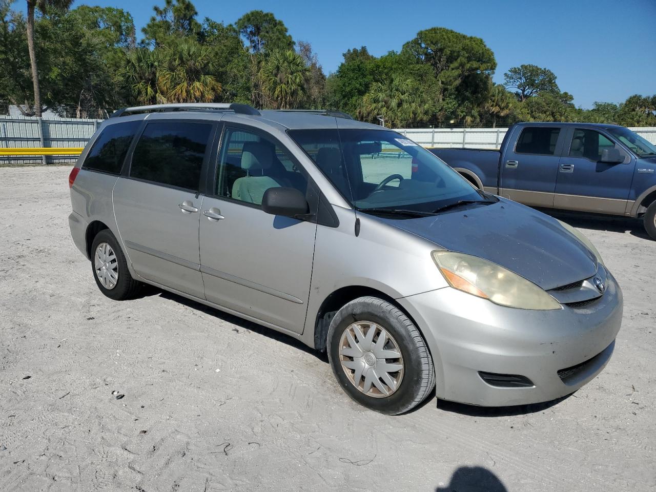 2006 Toyota Sienna - Image 4
