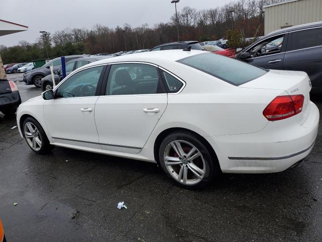 Sedans VOLKSWAGEN PASSAT 2015 Biały