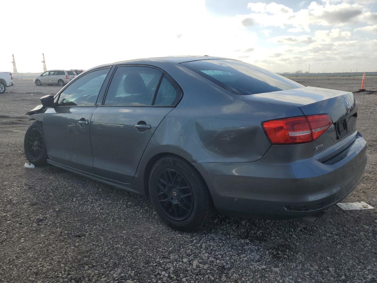 2015 Volkswagen Jetta - Image 2