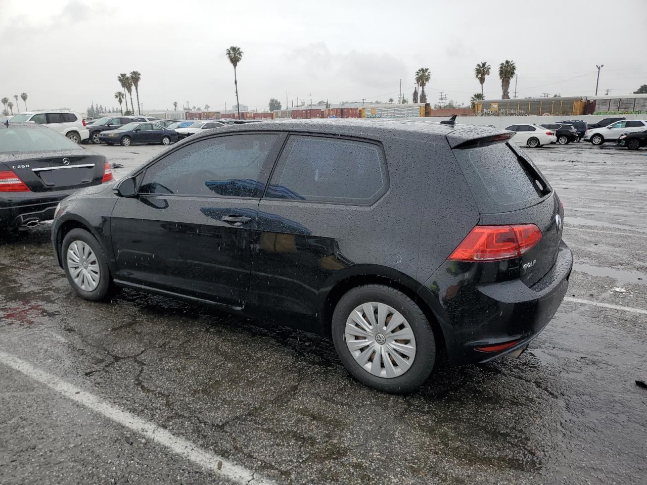 2015 Volkswagen Golf - Image 2