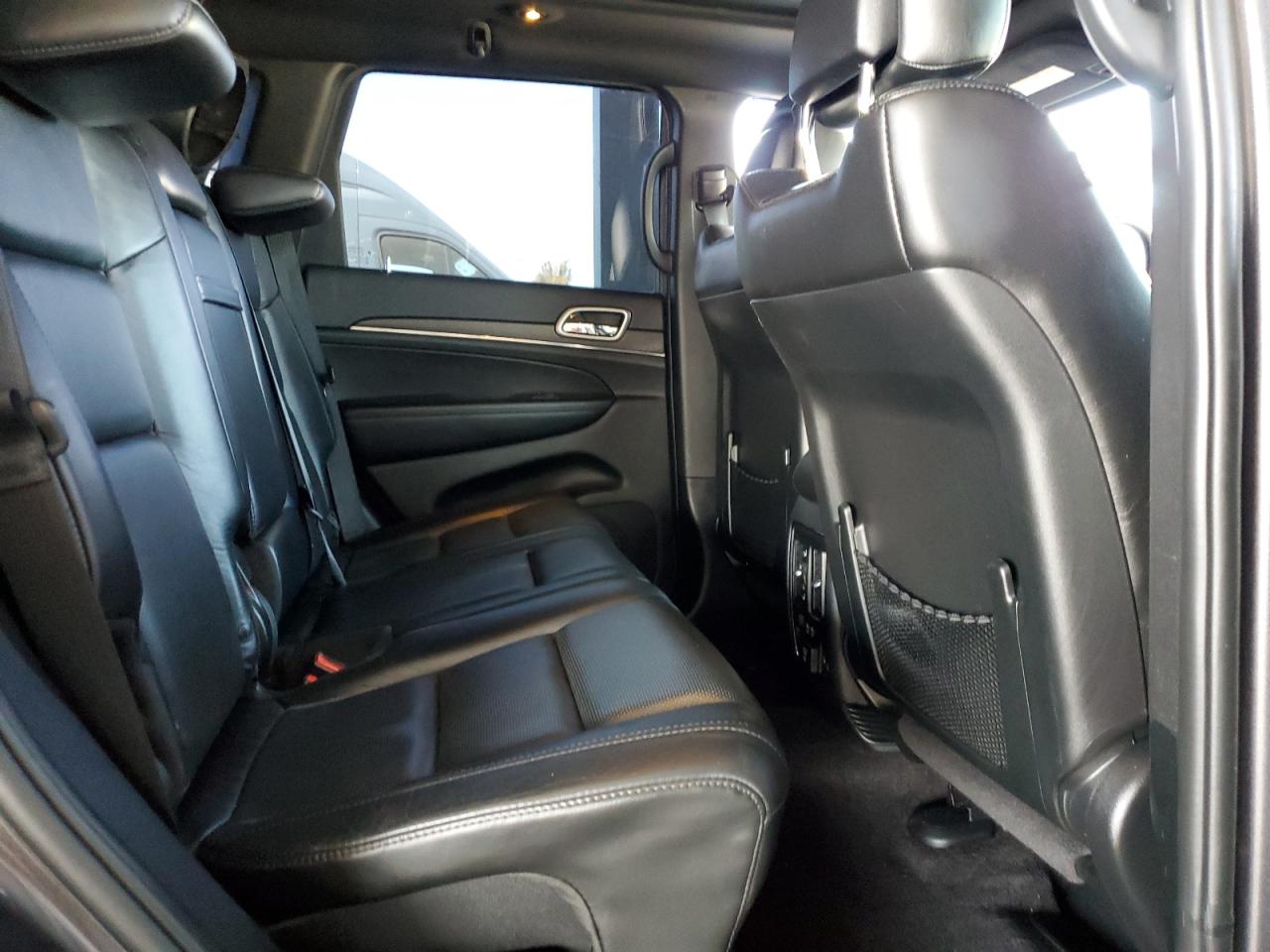 2018 Jeep Grand Cherokee - Image 10