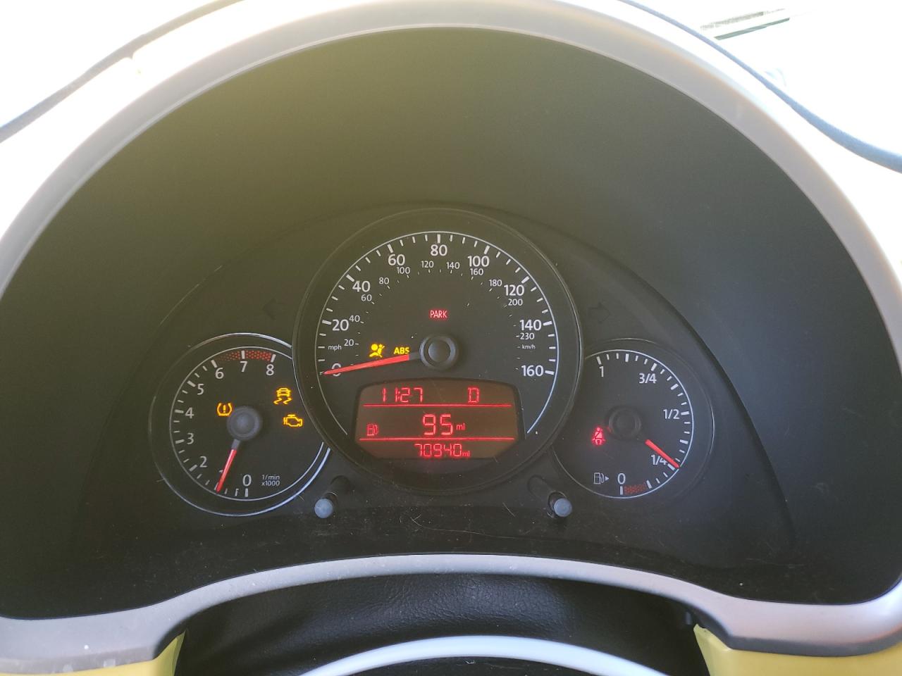 2012 Volkswagen Beetle - Image 9