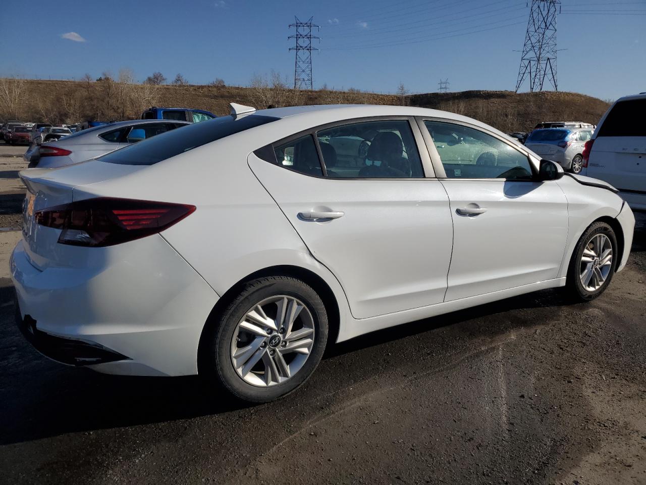2019 Hyundai Elantra - Image 3