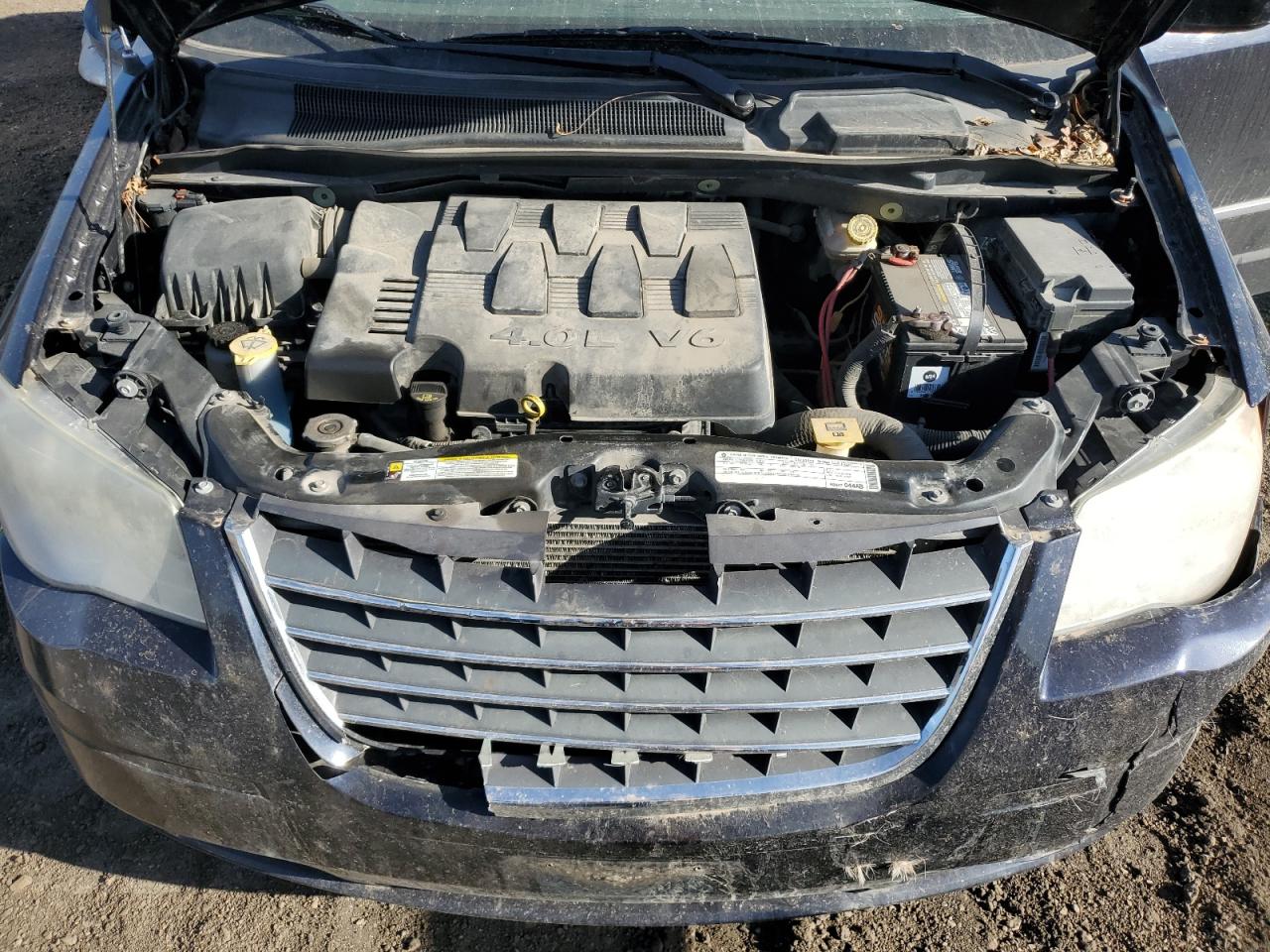 2010 Chrysler Town & Country - Image 12